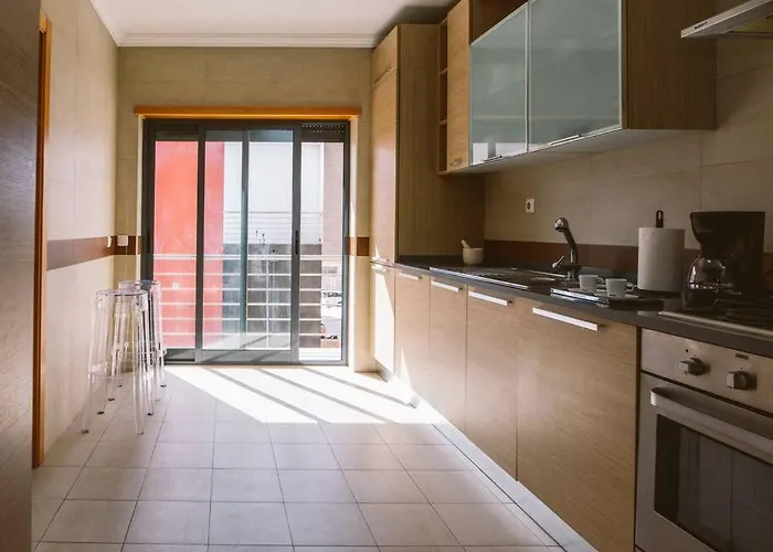 Caldas W/ Ac & Fast Net דירה