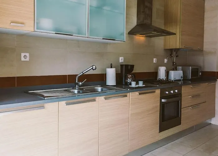 Caldas W/ Ac & Fast Net דירה